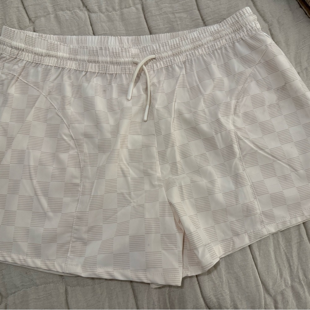 Hurley Checkered White Shorts